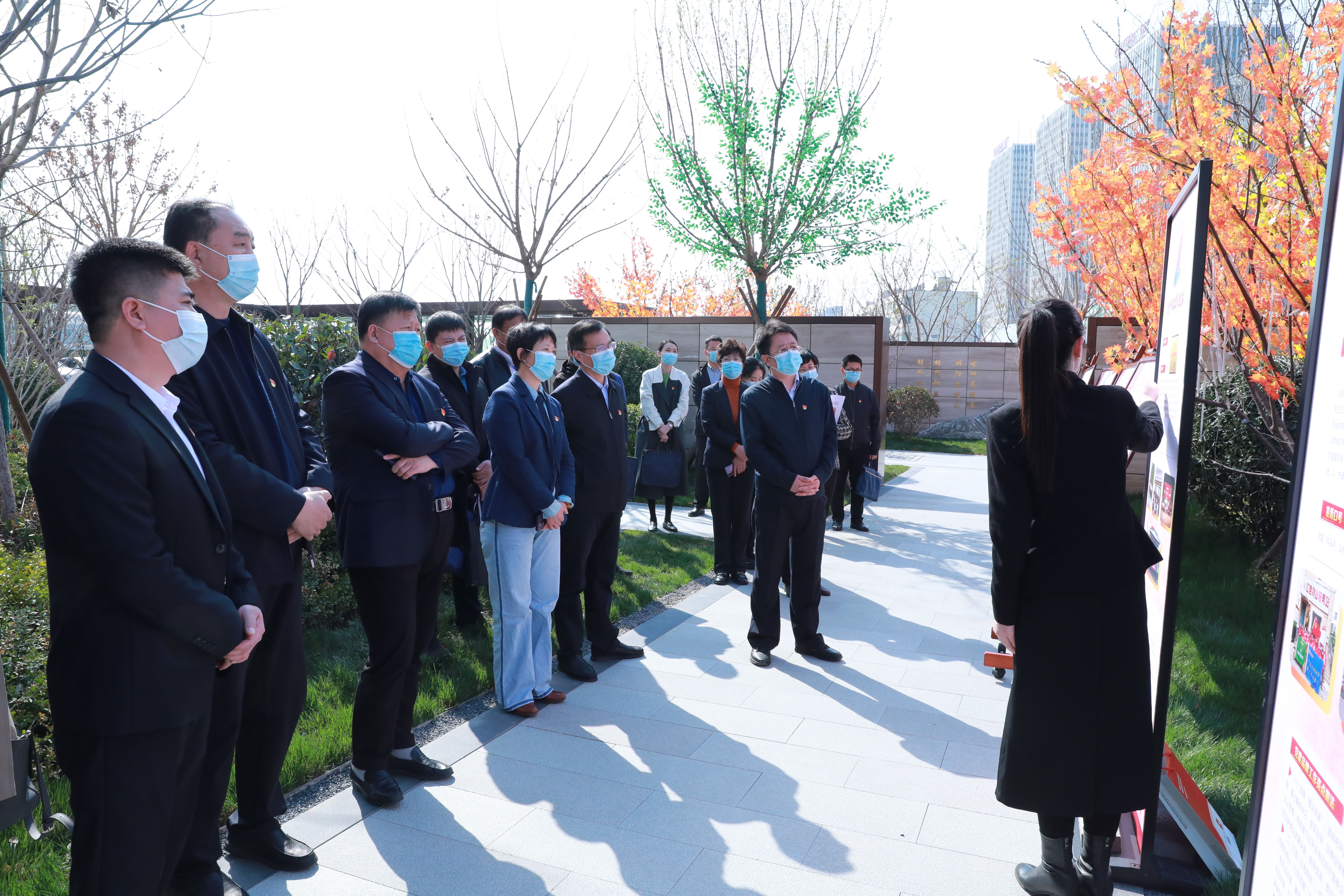 “紅色引擎”添動力 黨建引領促發展——市屬國有企業黨建重點任務暨“紅色引擎”工程推進會在城投集團召開