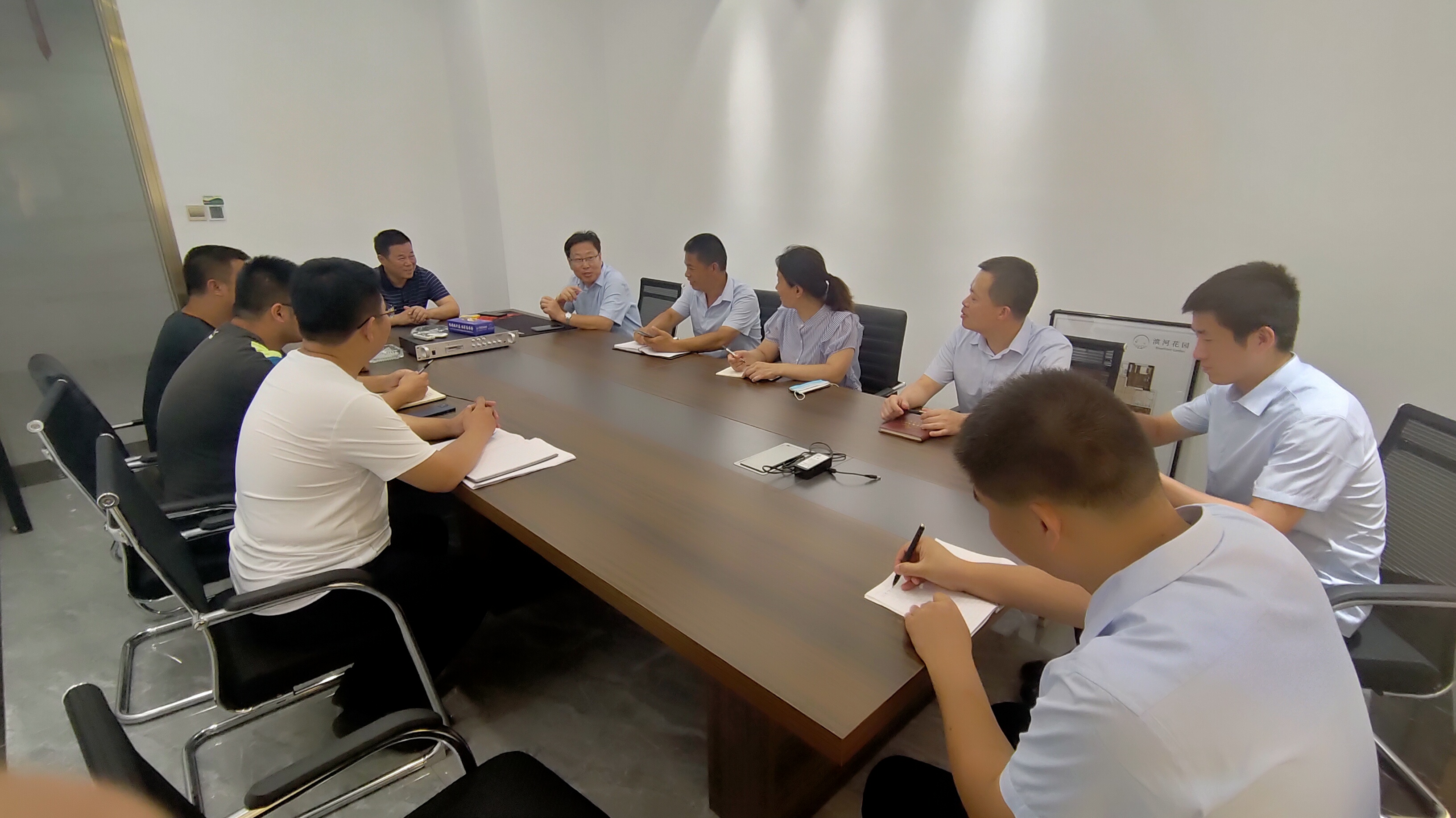 櫛風沐雨勇爭先 砥礪前行再出發——房屋開發公司赴濱河花園項目對標學習
